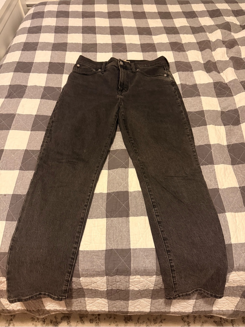 Women’s High Rise Classic Straight Jeans in Charcoal Black